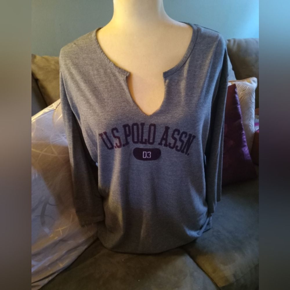 Long sleeve key-hole neck top. Small 3X. US POLO ASSN